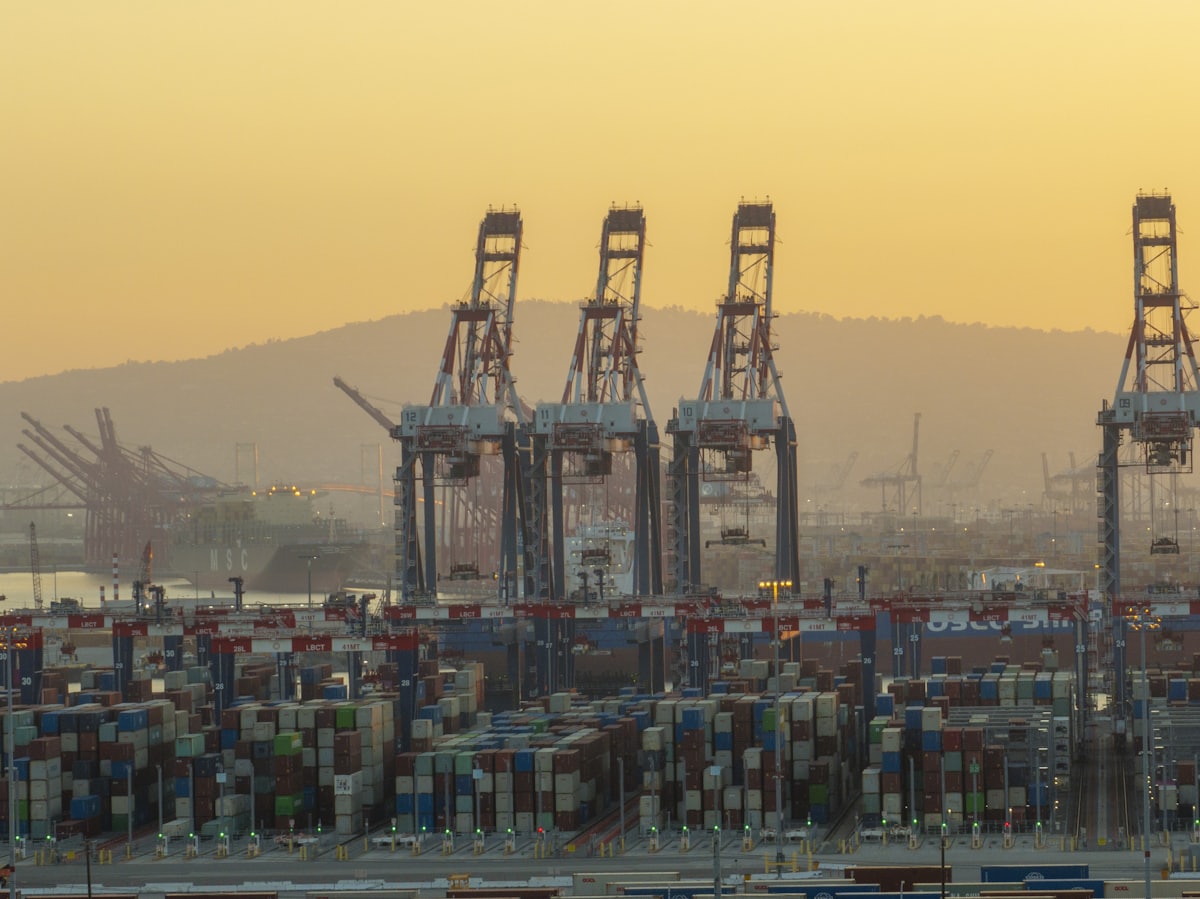 vat是什么税 海运集装箱物流场景配图