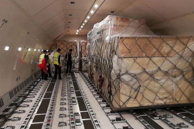 空运ULD全解码:集装箱与集装板的区别及装载逻辑